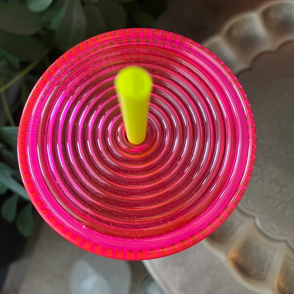 STARBUCKS 2023 24 oz HOT PINK Ribbed Tumbler - Picture 4 of 6